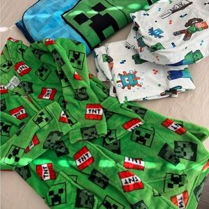 Minecraft bundle Twin bedsheet set Blanket and Robe